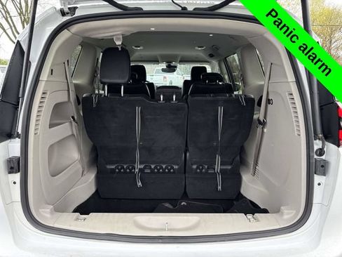 Used 2023 Chrysler Pacifica Touring-L FWD image 36