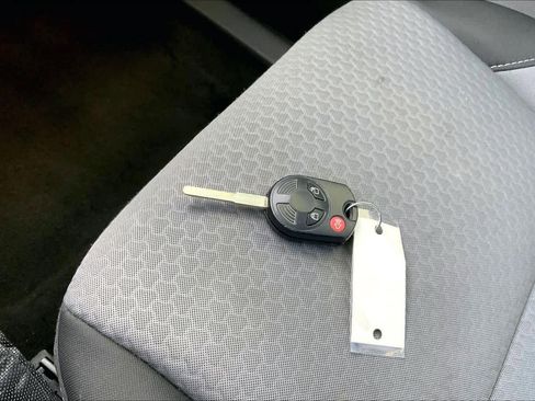 Used 2018 Ford Escape SE image 15