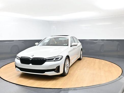 Used 2022 BMW 530i xDrive w/ Convenience Package AWD/4WD image 4