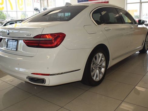 Used 2019 BMW 740i RWD image 9