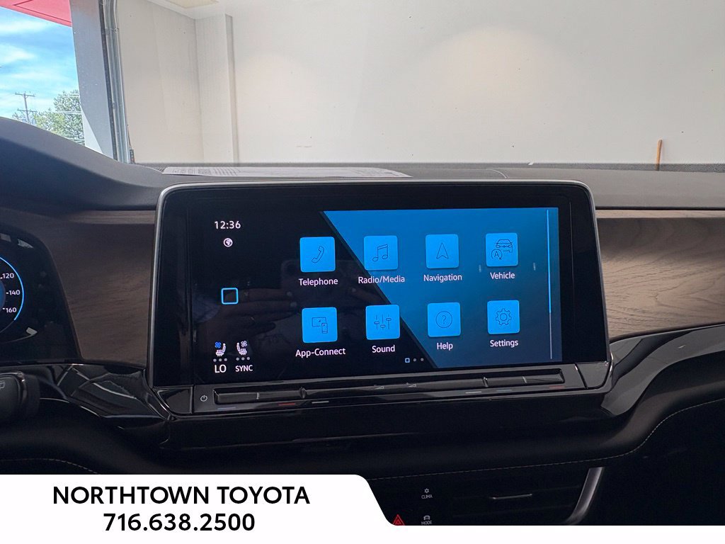 Used 2025 Volkswagen Atlas SE AWD/4WD image 27