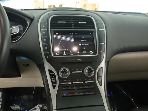 Used 2019 Lincoln Nautilus Reserve image 9