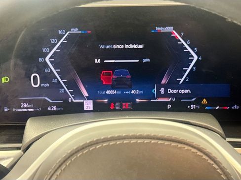 Used 2023 BMW X7 xDrive40i w/ M Sport Package AWD/4WD image 12