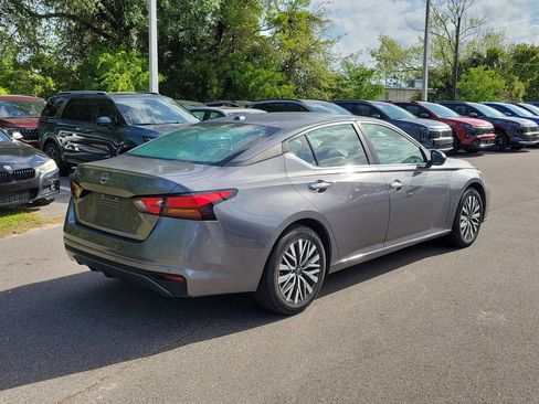 Used 2024 Nissan Altima 2.5 SV image 6