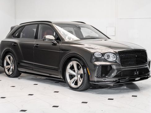 Used 2025 Bentley Bentayga image 7