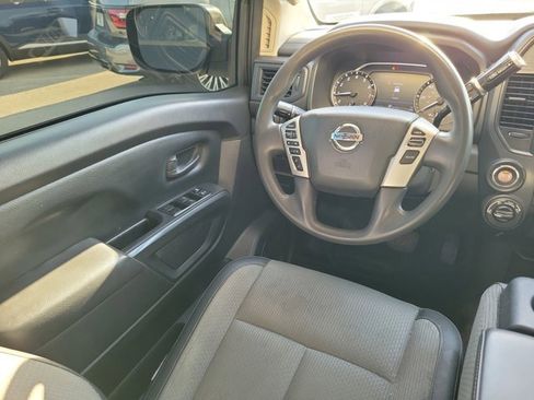 Used 2021 Nissan Titan S image 21