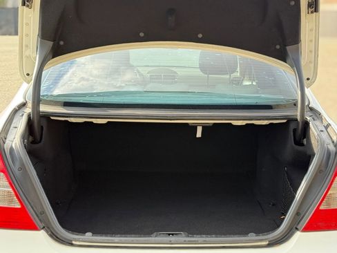 Used 2008 Mercedes-Benz E 350 4MATIC Sedan image 28