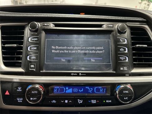 Used 2015 Toyota Highlander Limited image 32