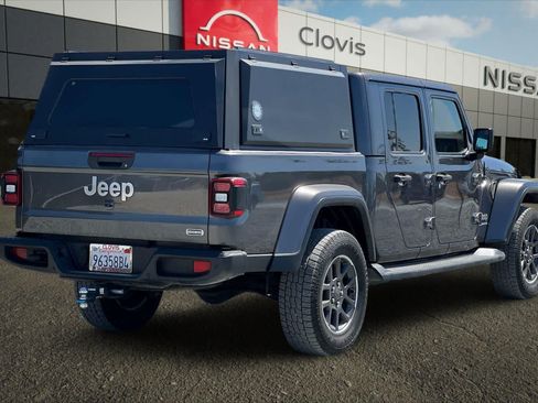 Used 2022 Jeep Gladiator Overland w/ Popular Equipment Package AWD/4WD image 3