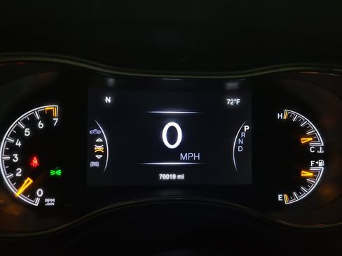 Used 2019 Jeep Grand Cherokee Altitude AWD/4WD image 23