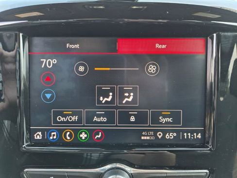 Used 2023 Chevrolet Traverse LT FWD image 26