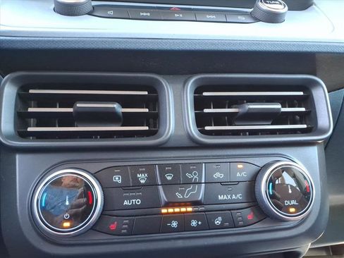 Used 2023 Ford Maverick Lariat w/ Lariat Luxury Package image 15