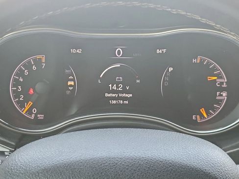 Used 2017 Jeep Grand Cherokee Limited w/ Luxury Group II image 32