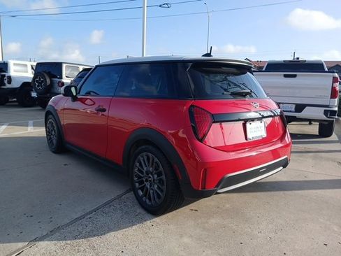 Used 2025 MINI Cooper S FWD image 9