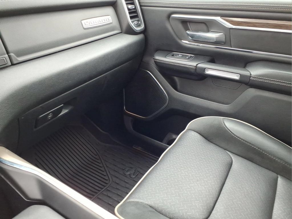 Used 2019 RAM 1500 Laramie AWD/4WD image 23