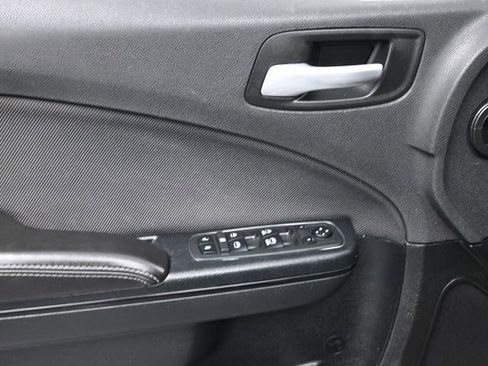 Used 2018 Dodge Charger SXT w/ Blacktop Package image 7