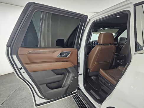Used 2021 Chevrolet Tahoe High Country w/ Premium Package AWD/4WD image 17