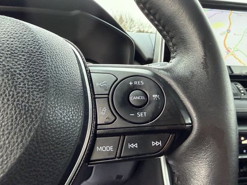 Used 2020 Toyota RAV4 Limited image 19