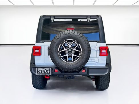 Used 2024 Jeep Wrangler Unlimited Rubicon w/ Convenience Group AWD/4WD image 5