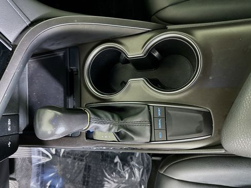 Used 2024 Toyota Camry SE w/ Convenience Package image 22