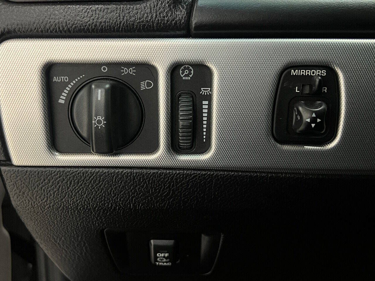 Used 2005 Ford Thunderbird RWD image 64