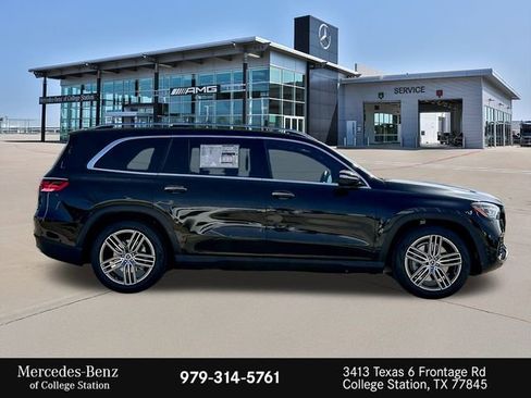 Certified 2025 Mercedes-Benz GLS 450 4MATIC image 11