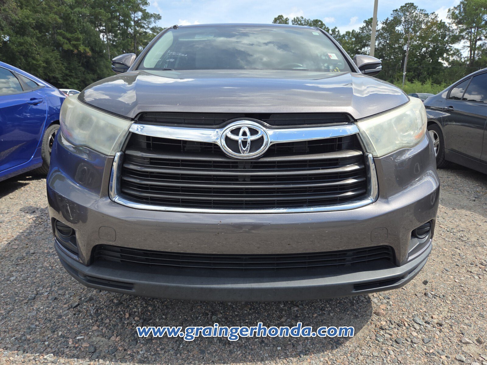 Used 2016 Toyota Highlander LE FWD image 3