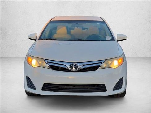 Used 2012 Toyota Camry LE FWD image 2