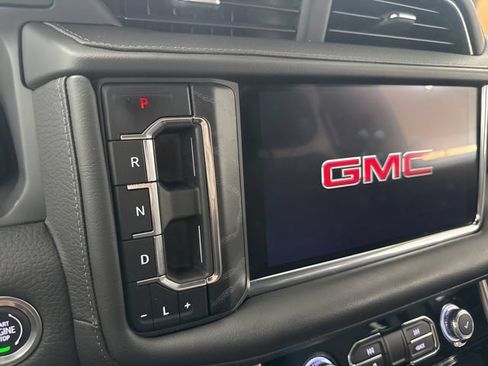 Used 2023 GMC Yukon XL Denali AWD/4WD image 45