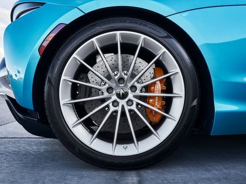 Used 2025 McLaren Artura Spider image 24