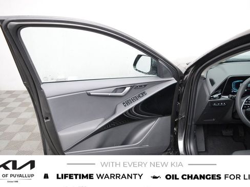 New 2026 Kia Niro SX image 9