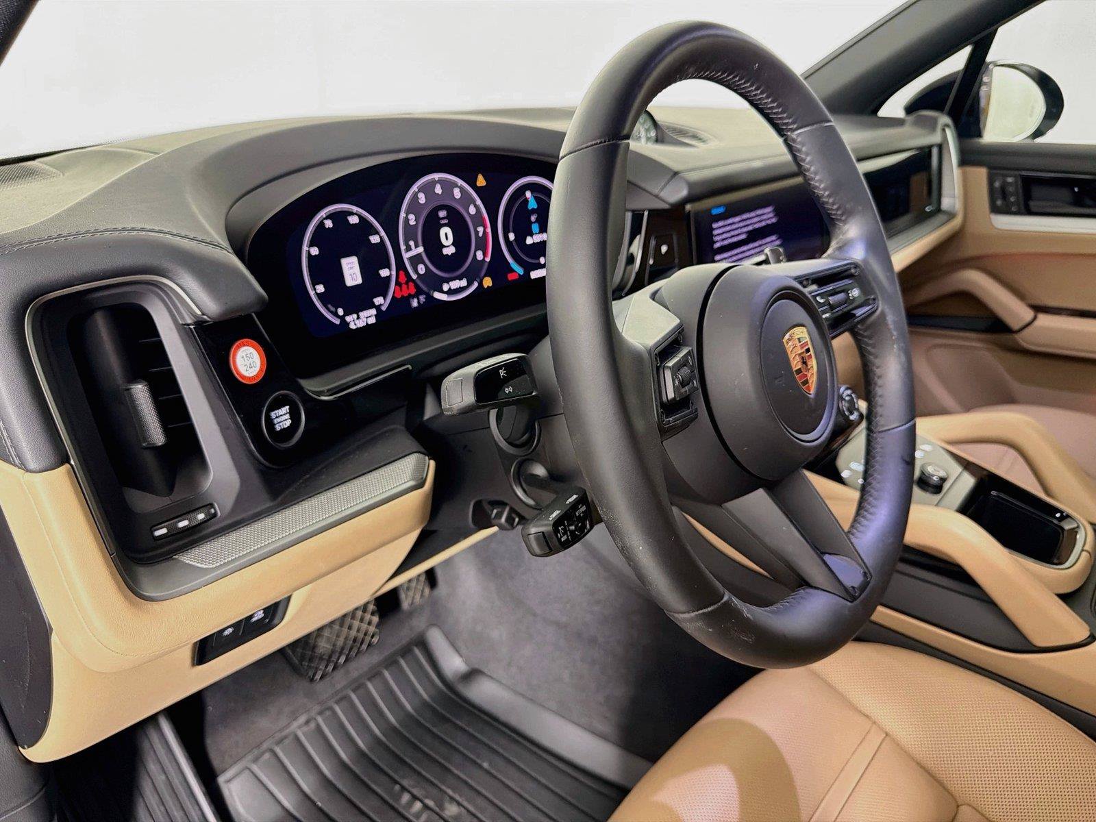 Certified 2026 Porsche Cayenne AWD/4WD image 4