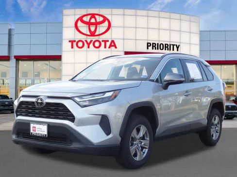 Certified 2024 Toyota RAV4 XLE FWD image 1