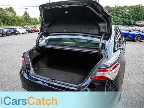 Used 2018 Toyota Camry SE w/ Moonroof Package FWD image 33