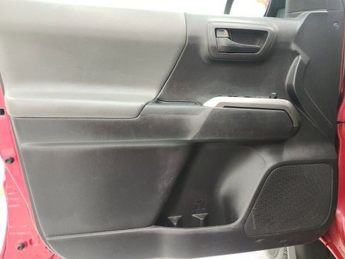 Certified 2022 Toyota Tacoma SR5 image 11