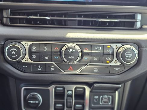 New 2026 Jeep Gladiator Mojave AWD/4WD image 13