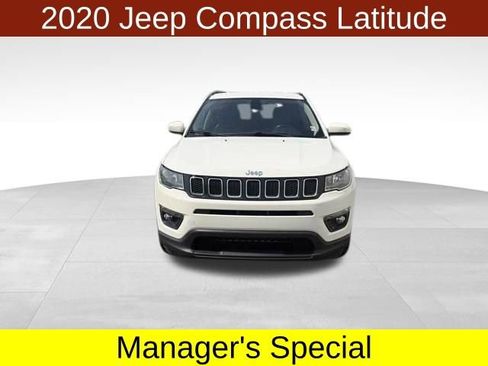 Used 2020 Jeep Compass Latitude w/ Cold Weather Group AWD/4WD image 2