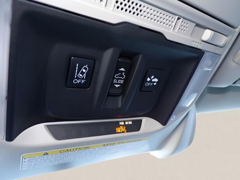 Used 2021 Subaru Forester Premium image 24