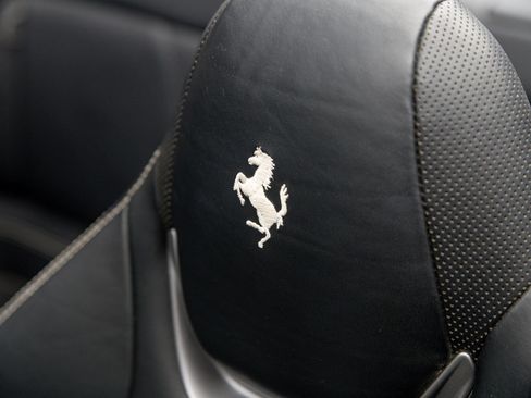Used 2019 Ferrari Portofino RWD image 25