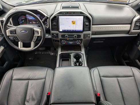 Used 2022 Ford F250 Lariat w/ Black Appearance Package image 18