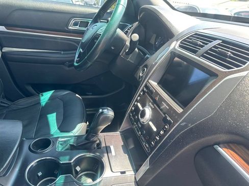 Used 2019 Ford Explorer Limited w/ Class III Trailer Tow Package FWD image 22