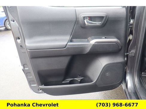 Used 2019 Toyota Tacoma TRD Sport AWD/4WD image 26