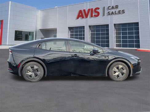 Used 2025 Toyota Prius LE image 7