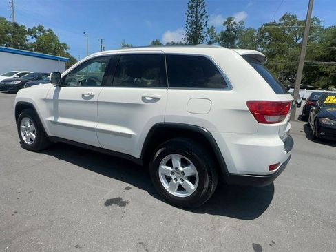Used 2012 Jeep Grand Cherokee Laredo w/ Laredo E Group AWD/4WD image 16