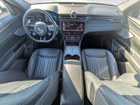 Used 2024 Maserati Grecale GT image 18