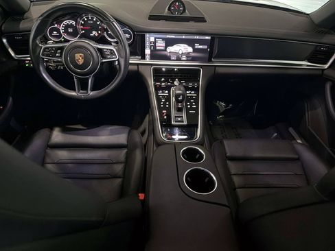 Used 2020 Porsche Panamera image 17