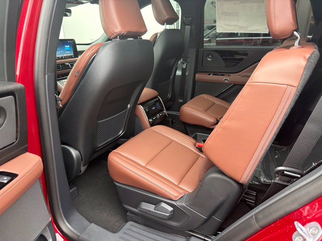 New 2027 Lincoln Aviator Reserve w/ Illumination Package AWD/4WD image 6