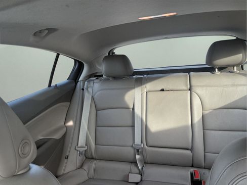 Used 2018 Chevrolet Cruze Premier FWD image 18
