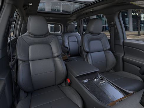 Used 2026 Lincoln Aviator Reserve AWD/4WD image 10