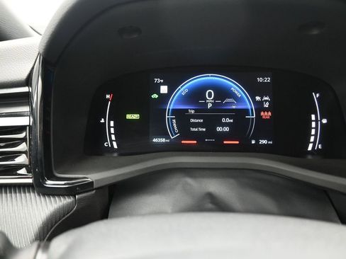 Used 2025 Toyota Camry SE FWD image 6